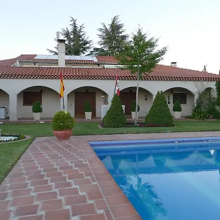 Villamercedes Paradise Villa